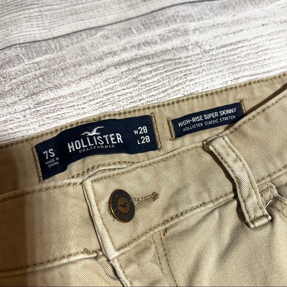 Hollister High-Rise Super Skinny Khaki Jean - Picture 5 of 13